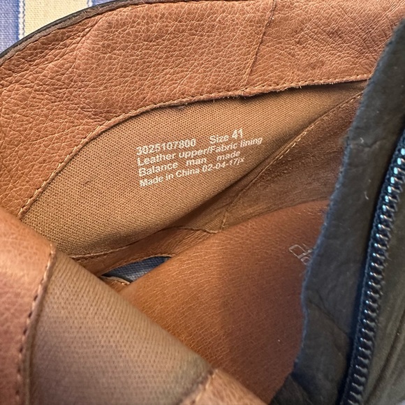 Dansko Women's Delphina Platform Ankle Bootie - Picture 3 of 7